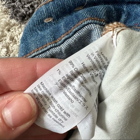 Madewell High-Rise Denim Shorts in Jordie Wash - Picture 11 of 12